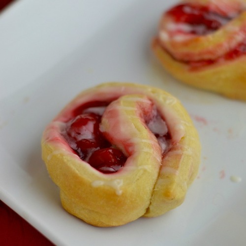 Valentine's Day Breakfast recipes cream cheese cherry crescent roll photo