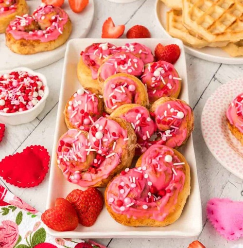 Valentine's Day Breakfast for Kids recipes heart shaped cinnamon roll photo