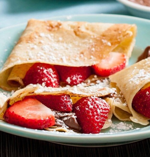 Valentine's Day Breakfast recipes sweet crepes photo